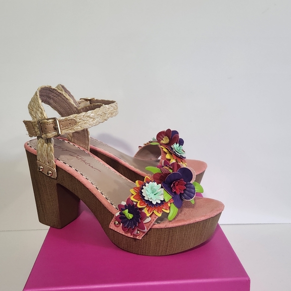 Betsey Johnson Embellished Coral Open Toe Jillie Platform Sandals Sz. 7 - Picture 2 of 7